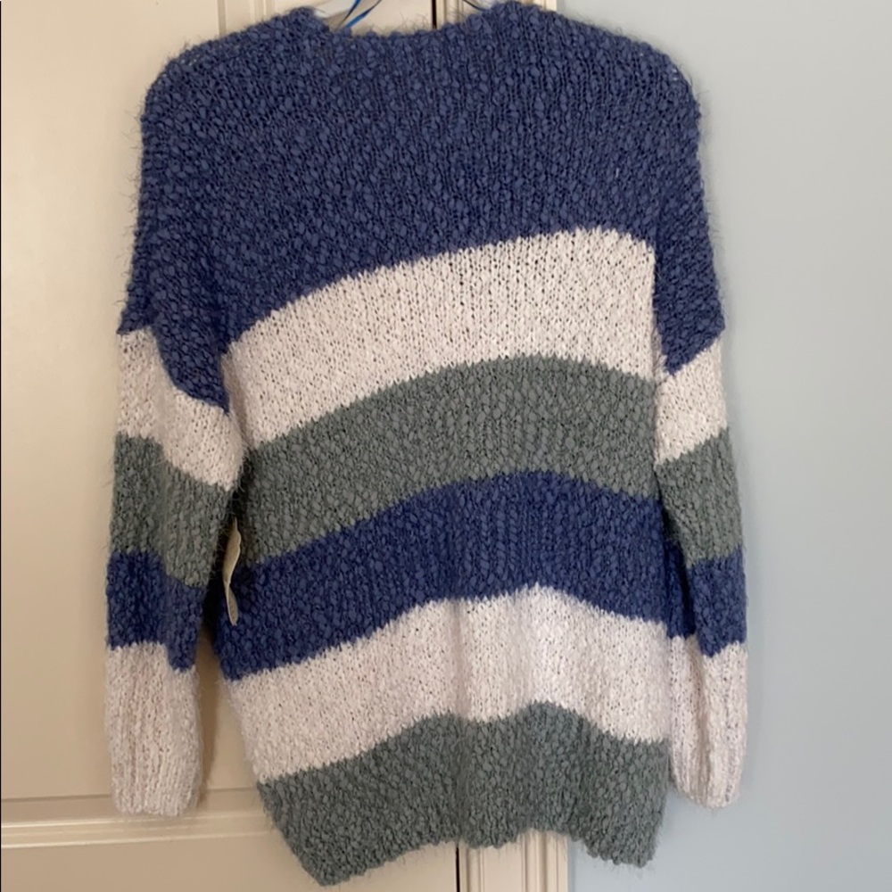 Altar’d State Sweater - Picture 5 of 5